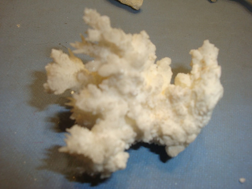 Mineral Roca Cristales De Calcita Coraloide Blanca