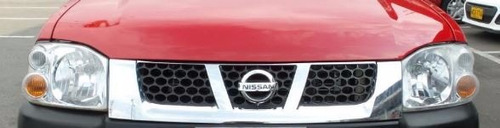 Persiana De Lujo Nissan Frontier 2012 Y Similar Cromada 