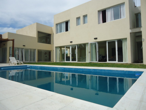 Imagen 1 de 10 de Alq Casa 6 Dorm 10 Pers Pileta Vista Al Mar Golf Tenis Costa