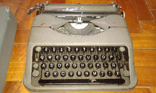 Maquina De Escribir Suiza Año 1949