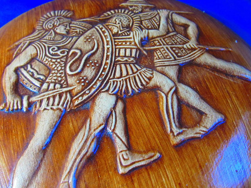 El Arcon Plato Artesanal De Madera Labrado En Relieve 17076