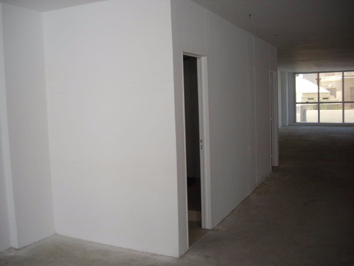 Imagen 7 de 10 de San Martin 390, Edificio En Block Reciclado 4050 M²