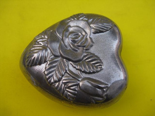 Mundo Vintage: Cofre Metal Corazon Rosas Bhx Ppf