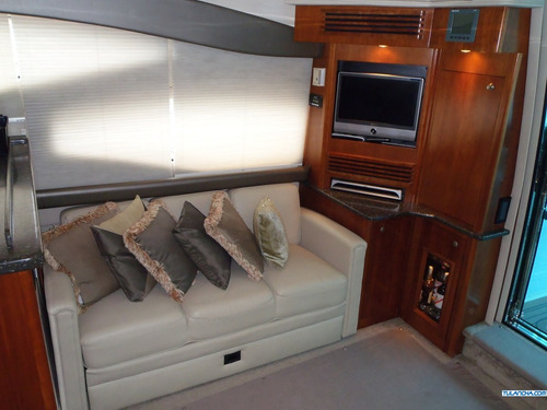 Imagen 6 de 12 de Cruiser Yachts 447 Sedan Bridge 2007