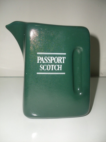 Bonita Jarra De Loza Wiskera Whisky Passport Scotch Verde