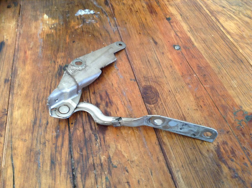 Bisagra De Cofre Derecha Cirrus Stratus Mod 95-00 Oem