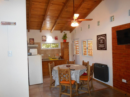Imagen 3 de 14 de Chalet Céntrico * Villa General Belgrano * Cochera - Parrilla - 2 Dormitorios