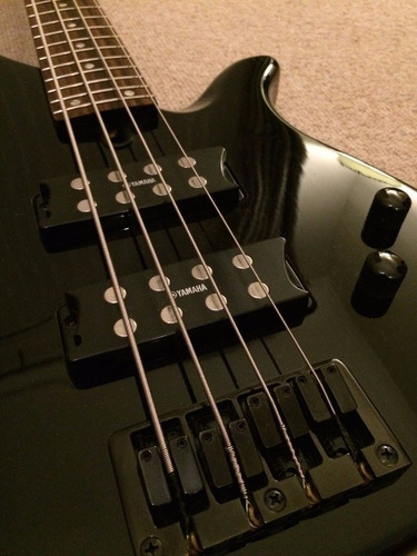 Bajo Electrico Yamaha 4 Cuerdas Rbx374