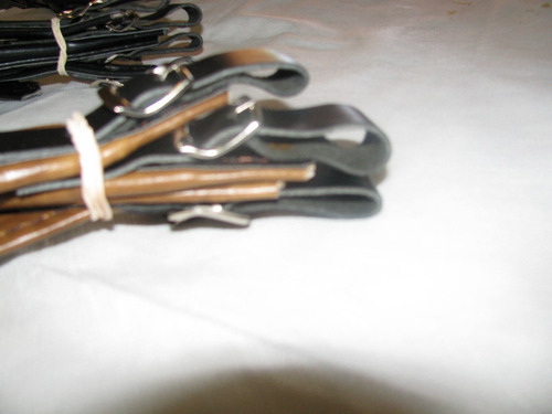 Imagen 2 de 6 de **correas Para Acordeones De 80 Y 120 Bajos En Cuerina**