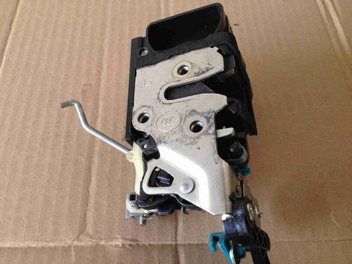 Imagen 4 de 8 de Mecanismo Chapa Seguro Electrico Gm Aveo G3 Tras. Izq. Orig.