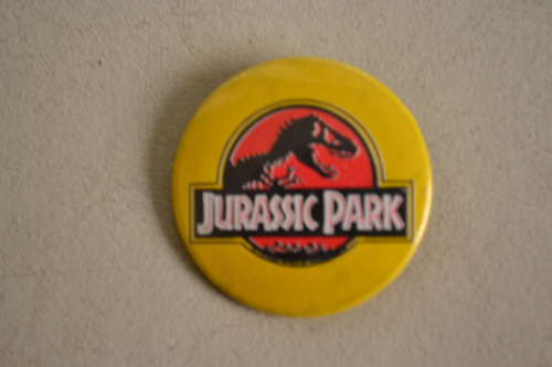 Hermoso Pin De Jurassic Park Color Amarillo 36 Mm