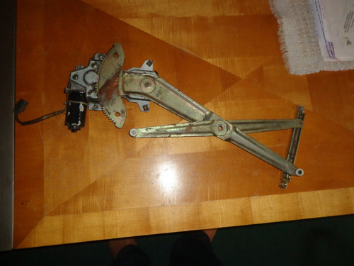 Imagen 2 de 2 de Vendo Regulador Ventana Delantero Derecho De Toyota, Elec.