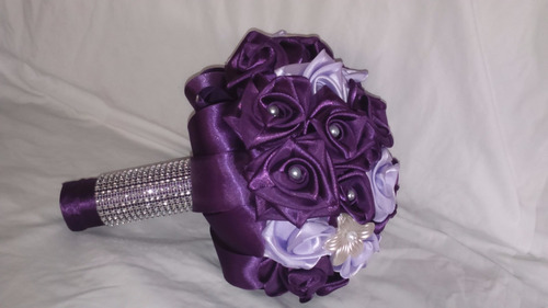 Buquê Bouquet De Noiva Roxo Lilas Perolas