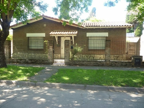  Chalet A Mts De Estacion  Rafael Calzada + 2 Deptos. Duplex, Escritura,  Ideal Profesional