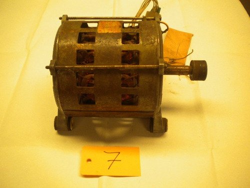 Motor Monofásico  De ½ Hp.  220 Volt.