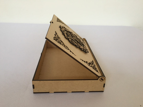 Imagem 3 de 6 de 20 Caixa Mdf Convite Casamento Padrinhos Brasão Noivos 5cm