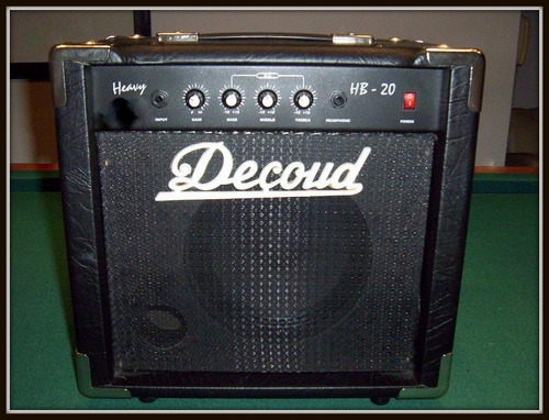 Excelente! Amplificador De Bajo Decoud De 20 Watts Reales