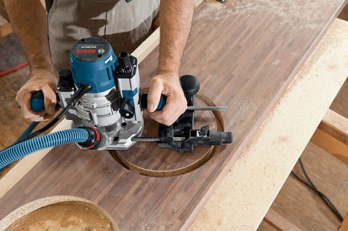 Imagen 2 de 5 de Fresadora Router De Cantos Bosch Gof 1600 Con Luz De Led