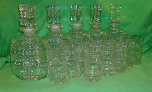 Juego De Botellones Y Vasos Licoreras Cristalería Antigua