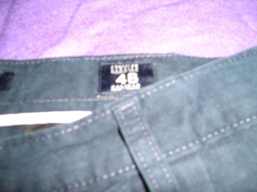 Pantalon De Gabardina Con Pinzas Kevingston.