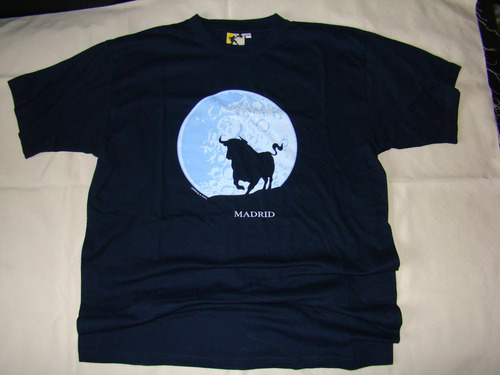 Franela Nueva Madrid Con Toro Talla M Color Azul Oscuro