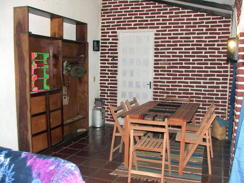 Imagen 6 de 13 de En Alquiler: Una Casa Rural, Una Cabaña Campestre Y Dos Cabañas Gemelas En Un Lote Arbolado De 1600 Mts. Balneario La Esmeralda. Rocha. Uruguay