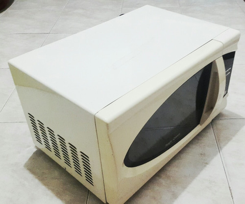Imagen 2 de 6 de Microondas Digital Magic Queen Blanco Mq23ldj Oferta