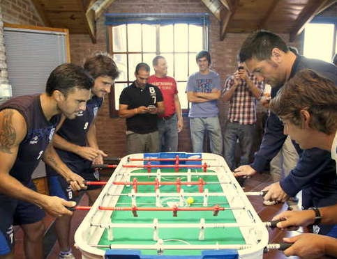 Imagen 2 de 6 de Pool Tejo Pingpong Metegol Sapo Camaelástica Karaoke Beerpon