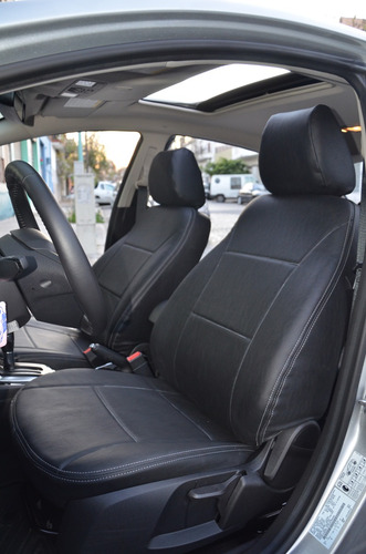 Imagen 1 de 5 de Fundas Asientos Cuerina Premium Chevrolet Tracker -carfun-