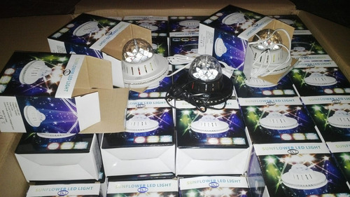 Bola De Luz Led Giratoria Rgb Tipo Estrella Crystal Light Dj