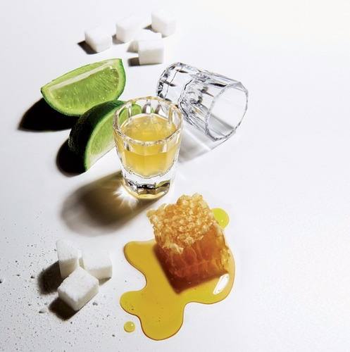 Imagem 3 de 10 de Licor De Pinga Com Mel - Artesanal - Direto Do Interior Sp