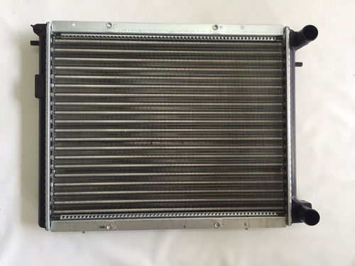 Imagen 1 de 4 de Radiador Renault 19 Rt 1.7 1.8 1.9 Diesel C/ Aire Brazado