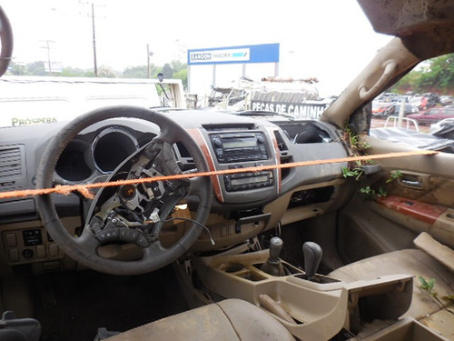 Sucata Toyota Hilux Sw4 4x4 200 Venda De Peças