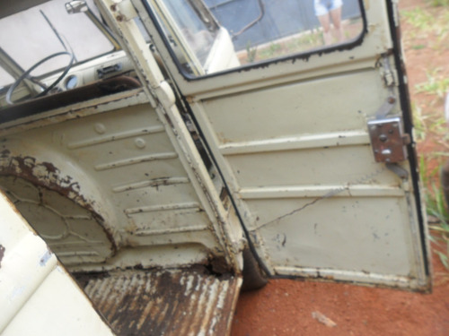 Imagem 12 de 14 de Kombi Vw Van Corujinha 1974 P/ Restaurar - Tem Docks E Motor