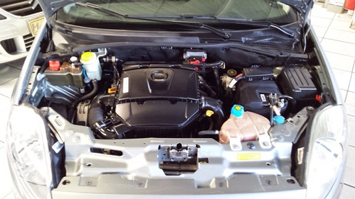 Fiat Punto Essence 1.6 16v Flex 2011