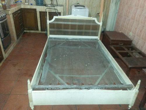 Cama Matrimonial  Para  Reparar 2000,00