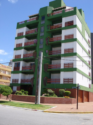 Imagen 2 de 13 de Excelente Semipiso Frente Al Mar. Av. Costanera