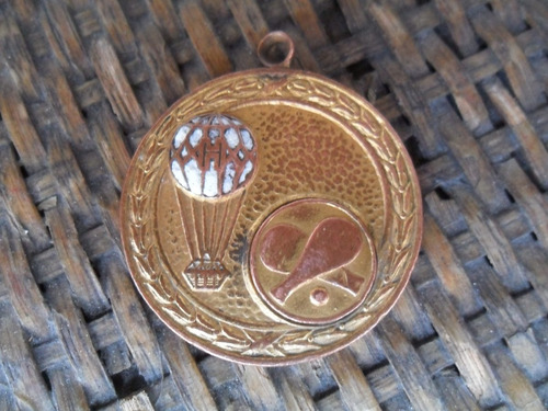 Antigua Medalla Pelota Paleta C.a Huracan 1957