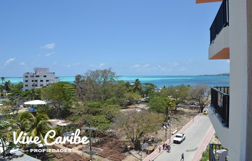 Imagen 10 de 19 de Apartamento De Tres Niveles Con Vista Al Mar
