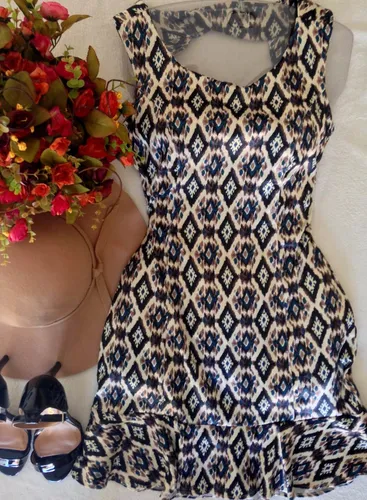 Vestido sarja acetinada 2025