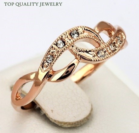 Lindo Anillo Baño Oro 18k Swarovsky Crystals Talla 8 Nuevo