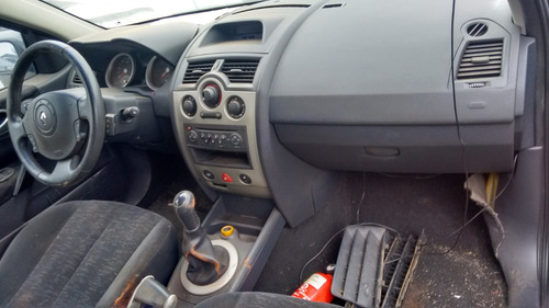 Imagem 5 de 7 de Sucata Renault Megane Sedan 2007 1.6 16v - Rs Auto Peças