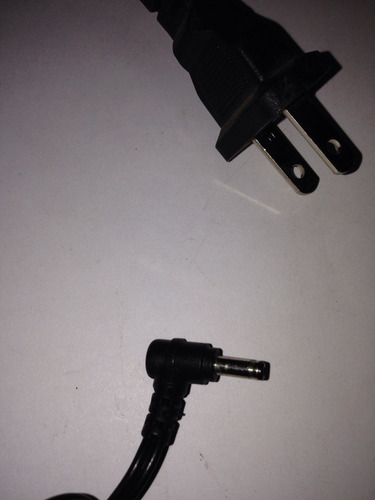 Imagen 2 de 8 de Transformador 5vdc 2amp Axesstel Cargador Sr827 Adaptador
