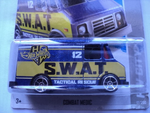 Hot Wheels Furgão Swat S.w.a.t.combat Medic  Metal 1/64 7 Cm