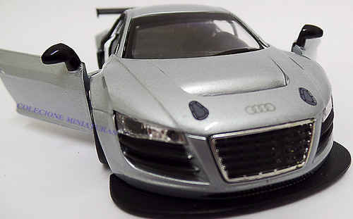 Miniatura Audi R8 Lms Prata Rmz 1:32 Sem Som Sem Luz