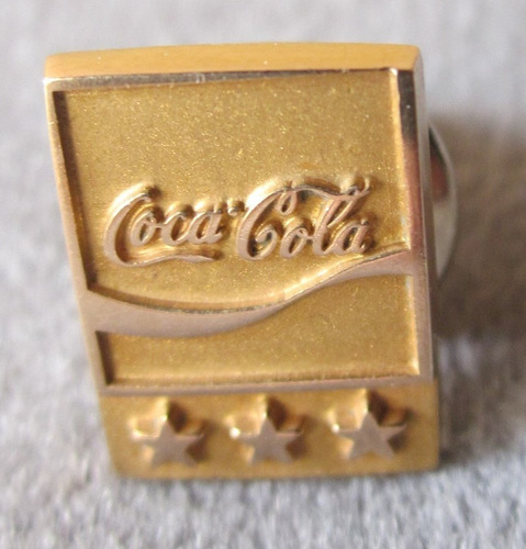 Coca Cola 3 Año De Servicio Pin/insignia 10 Kts Enchapado