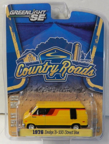 Greenligth 1/64 Country Roads 1976 Dodge B-100 Street Van