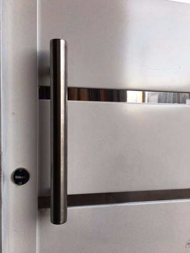 Puerta Nexo Galvanizada Inyectada 80x200 Apliques Acero