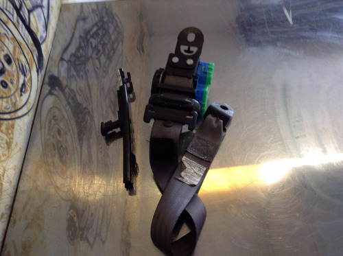 Cinturon De Seguridad Trasero Derecho Cherokee 99-04