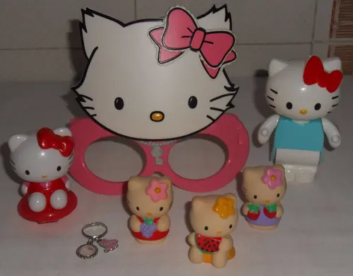 7 Hello Kitty Charmmy Kitty Giochi Anel Óculos Chaveiro | MercadoLivre